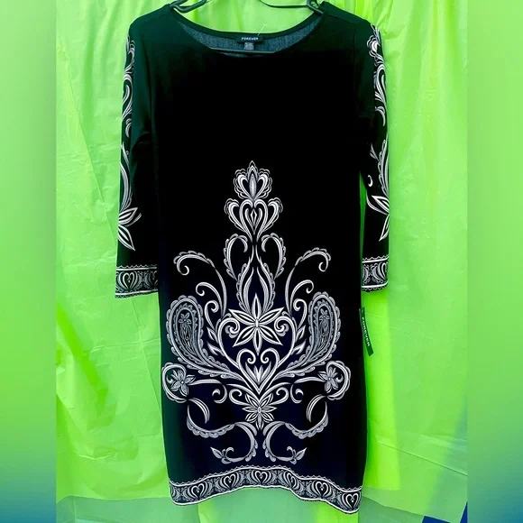 NWT black and white elastic dress size small - Picture 2 of 4